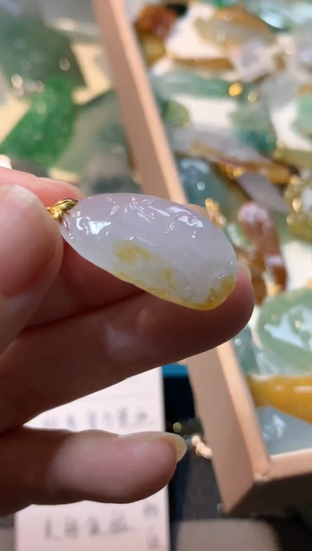 吊坠(不含链)18K金镶嵌翡翠吊坠