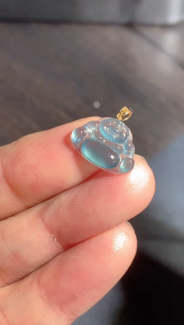 颈饰18K金镶嵌翡翠