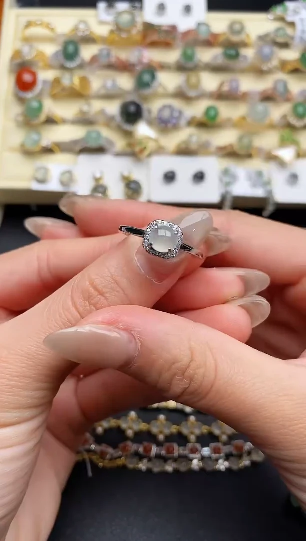 【闪购商品】翡翠戒指银S925镶嵌9999999+2
