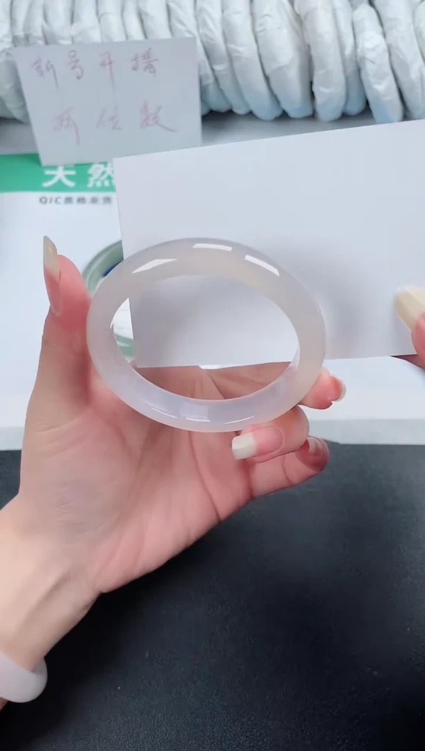 【闪购商品】石英质玉手镯未镶嵌172-56