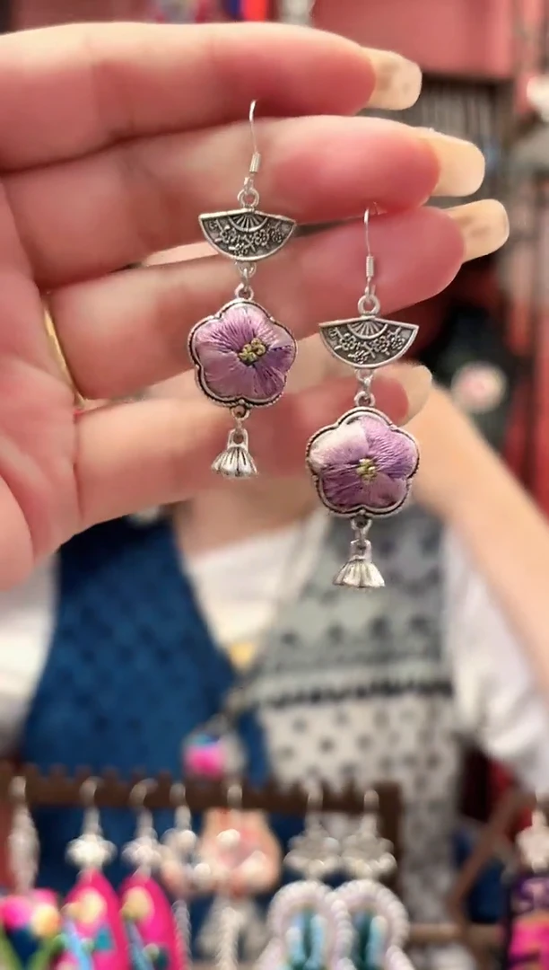 织绣云织谣民族风精美饰品   181
