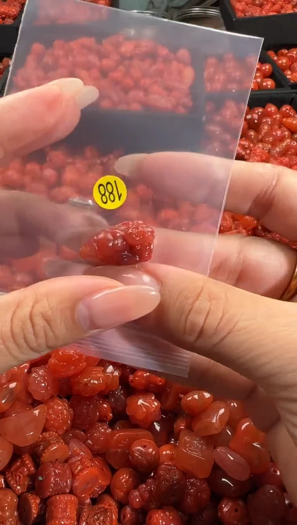 颈饰未镶嵌南红玛瑙1