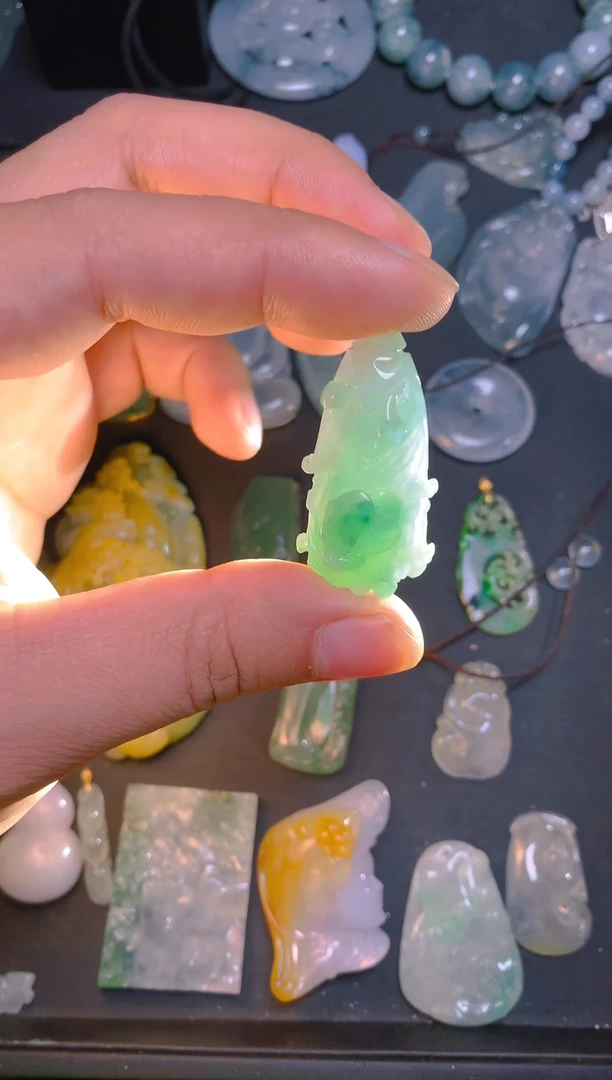 吊坠(不含链)未镶嵌翡翠吊坠