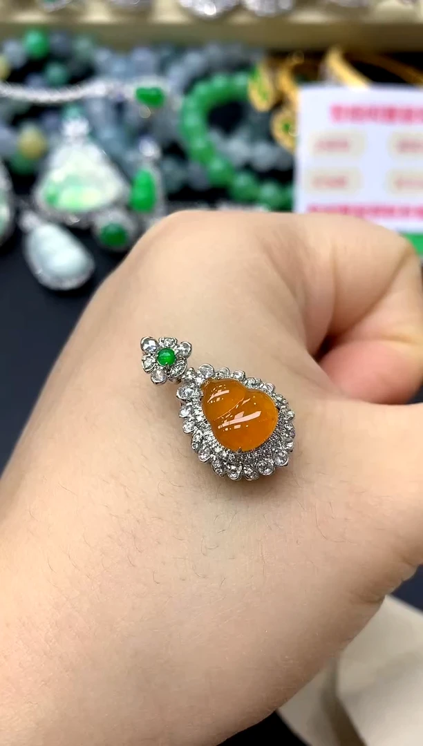 颈饰18K金镶嵌翡翠392-中国好珍宝