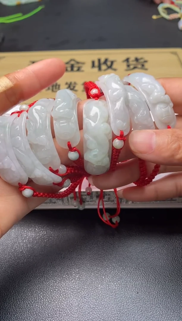 定制翡翠未镶嵌翡翠毛货多样性发其一