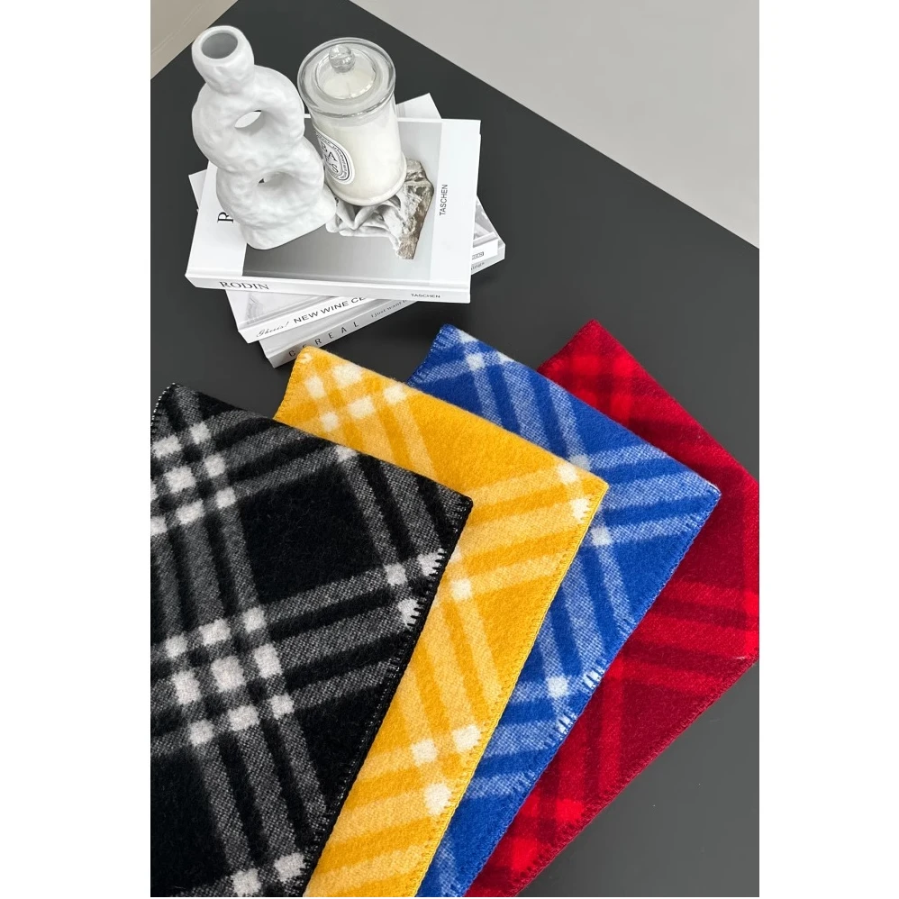 meili-北海道格纹围巾女小众羊毛围脖情侣克莱因蓝围巾冬PI24S139