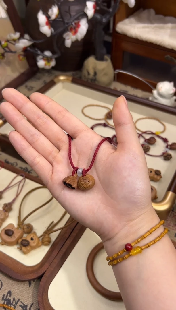 手串桃核【桃缘行】红绳「福气莲莲」桃木桃核辟、挡、驱、护 红绳可调节