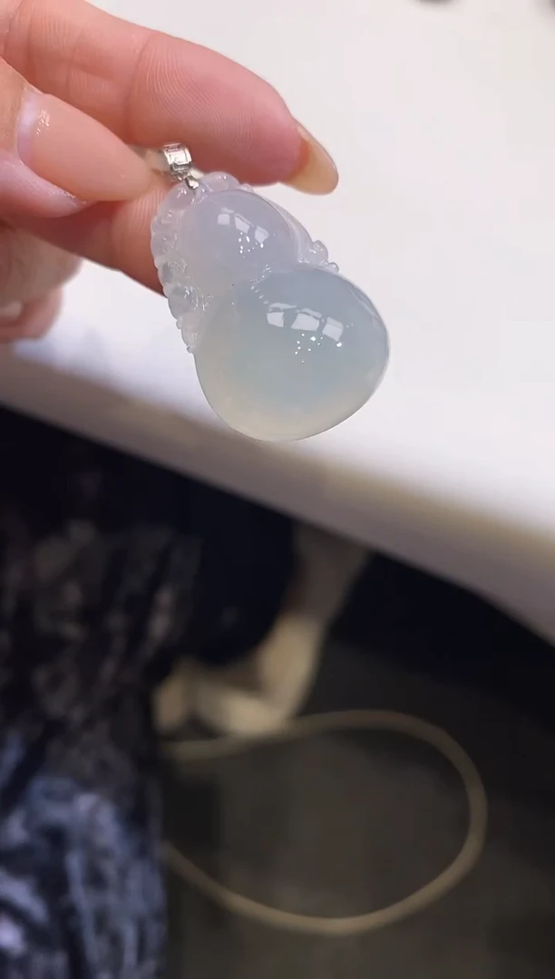 吊坠(不含链)18K金镶嵌翡翠葫芦