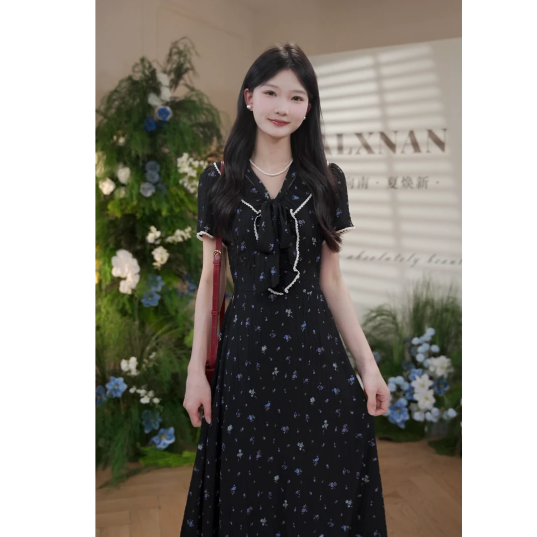 鹿向南「浪漫花稿」韩系气质复古女夏季V领收腰碎花法式连衣裙