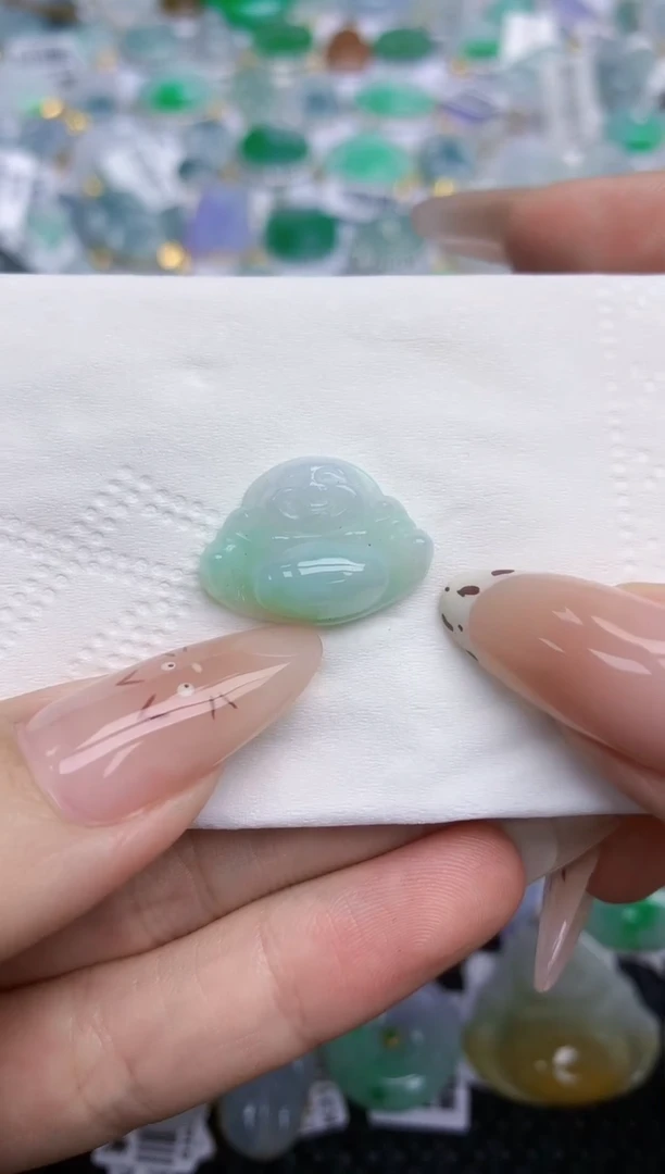 翡翠未镶嵌颈饰   天然翡翠A货