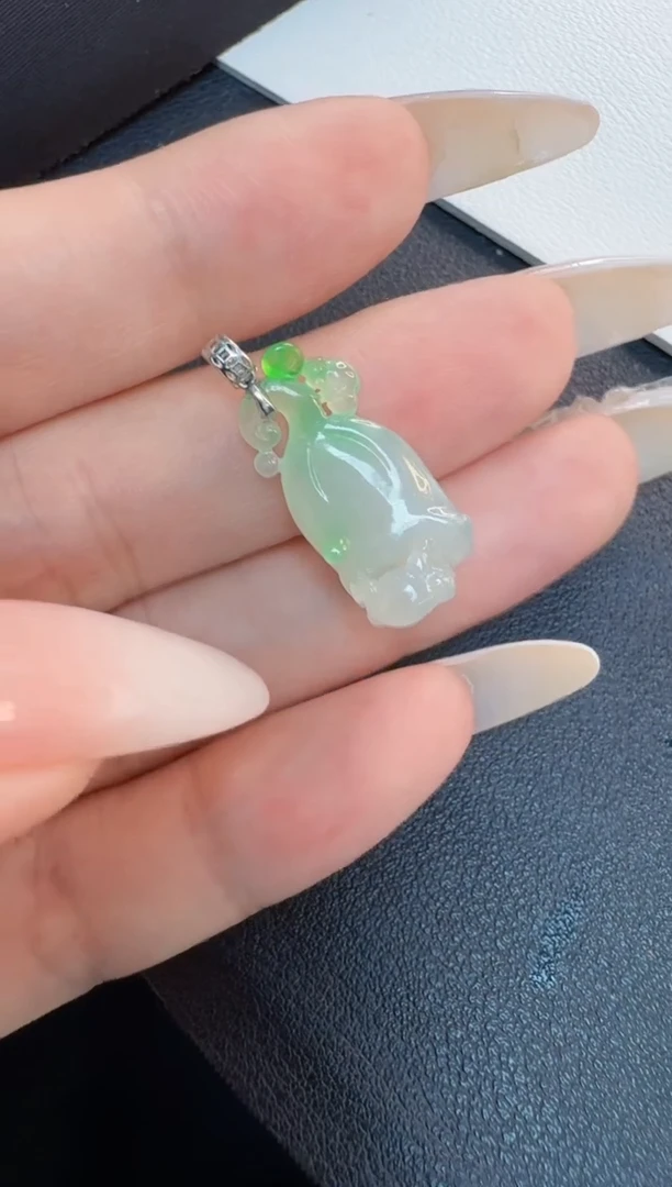 翡翠18K金镶嵌吊坠(不含链)天然缅甸A货翡翠