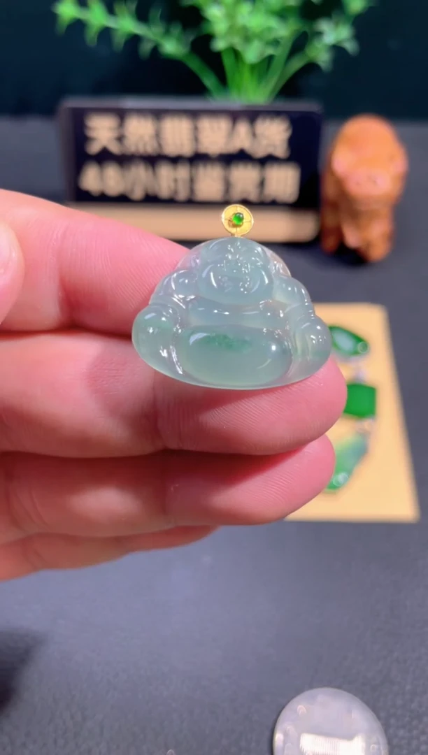 颈饰18K金镶嵌翡翠翡翠
