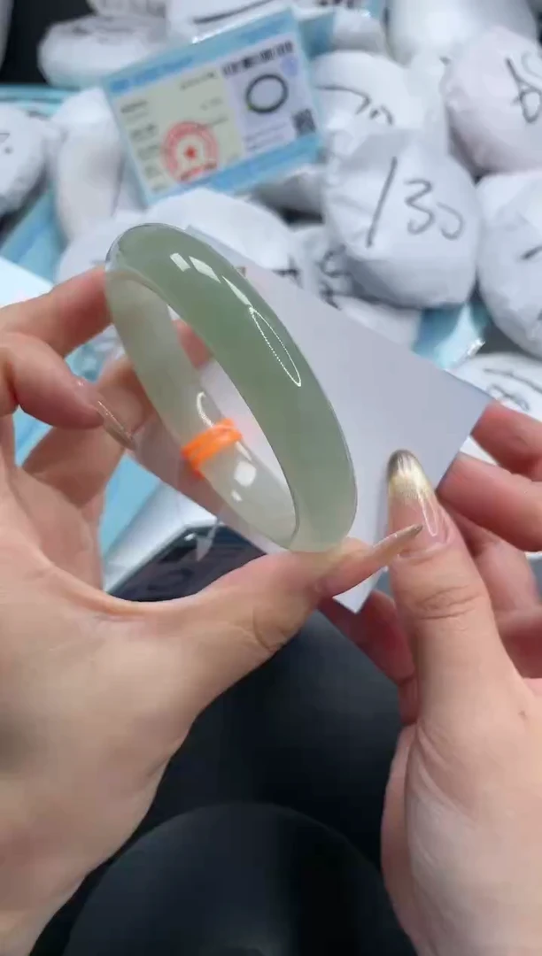 【闪购商品】石英质玉手镯未镶嵌18S124-59