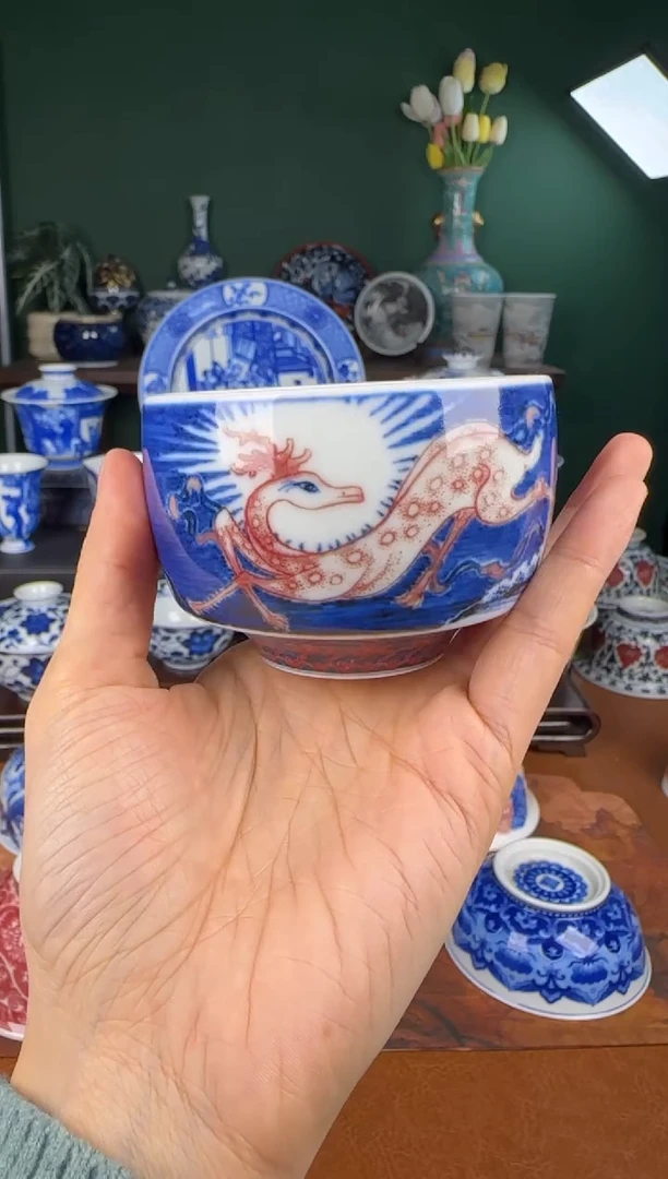 杯勤义堂。青花釉里红 九色小鹿