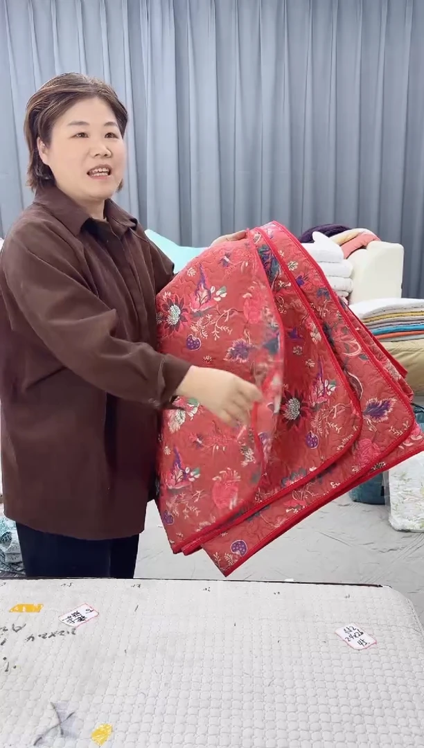 棉红色压花水洗棉2.2*2.4