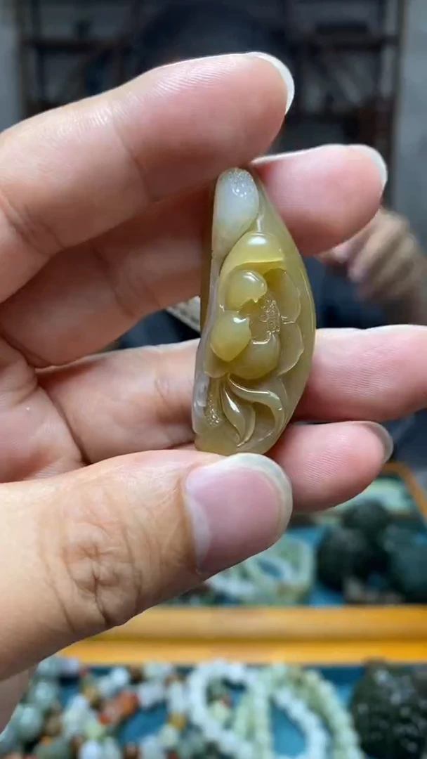 和田玉未镶嵌颈饰12