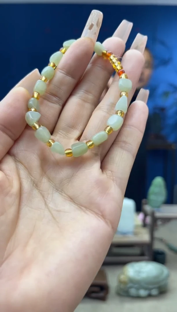 和田玉未镶嵌颈饰1