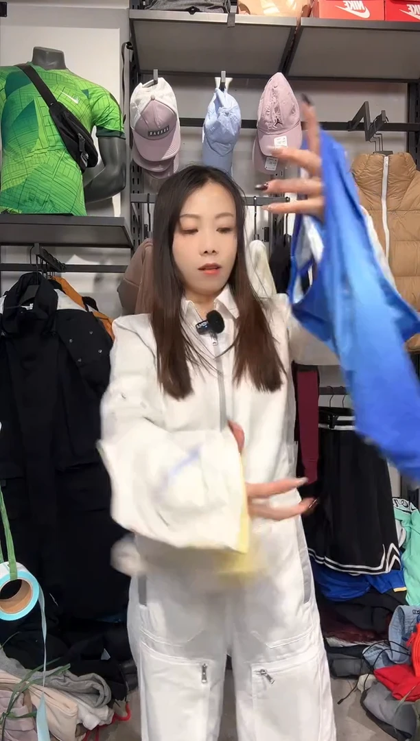 1495  编码 瑕疵款直播间过款为准 尺码    身高  2