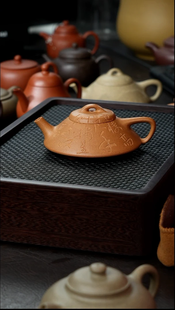 茶壶紫砂黄金段合瓢半手120        微瑕