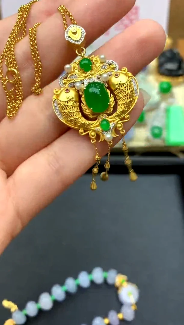 颈饰18K金镶嵌翡翠373-中国好珍宝