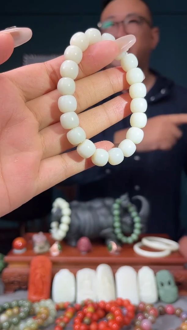 和田玉未镶嵌颈饰手串