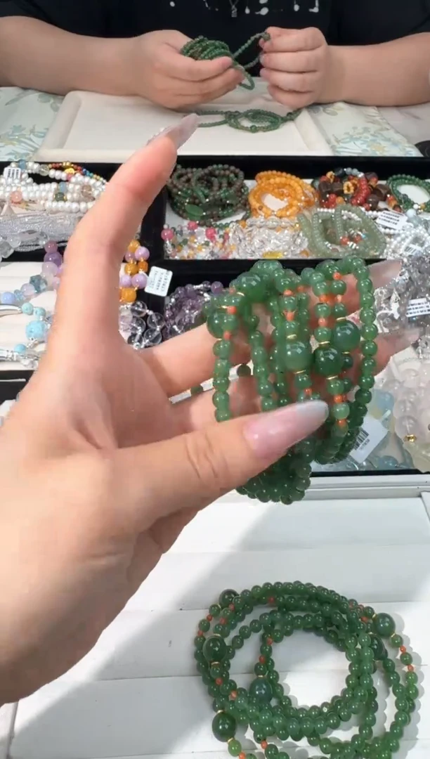 手链未镶嵌和田玉N013碧玉顶珠设计款