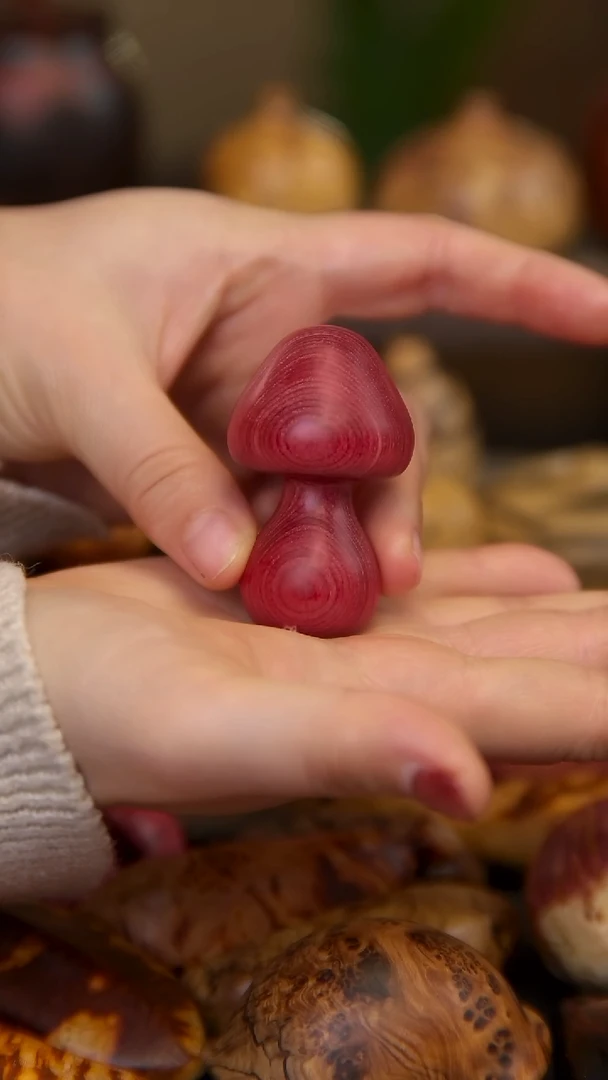 【闪购商品】木粉色象牙木蘑菇手把件