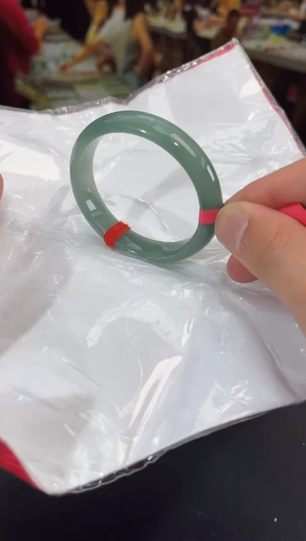 未镶嵌手镯（贵妃镯）翡翠翡翠手镯