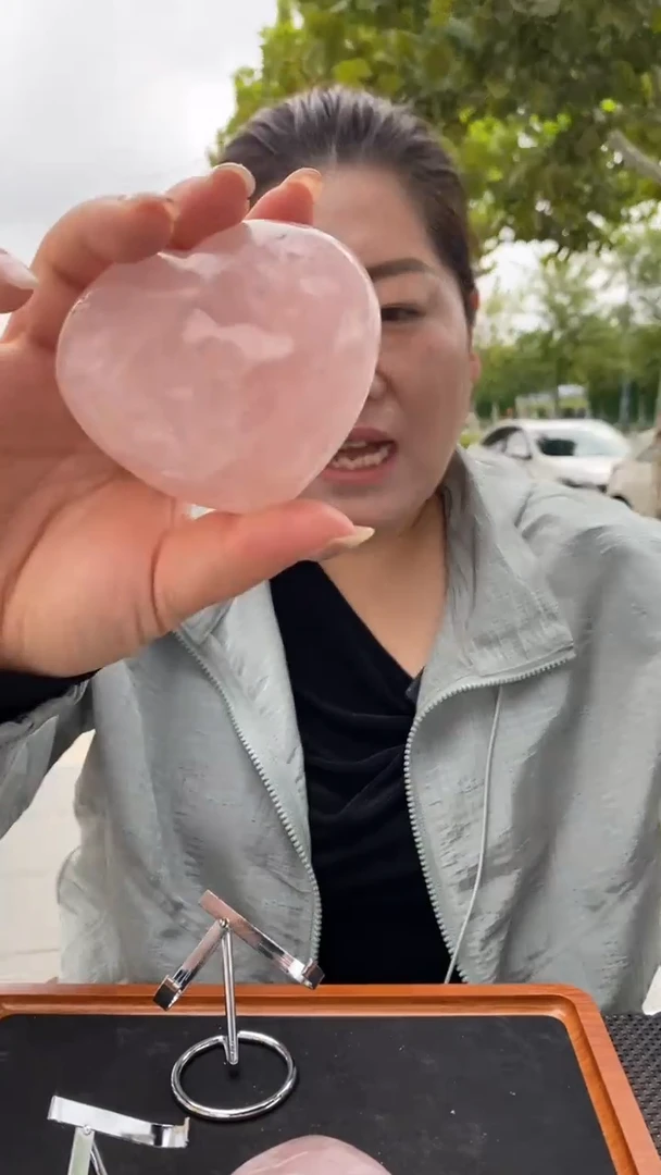 未镶嵌珠宝半成品水晶粉水晶爱心D225多样性发其一（配架子）