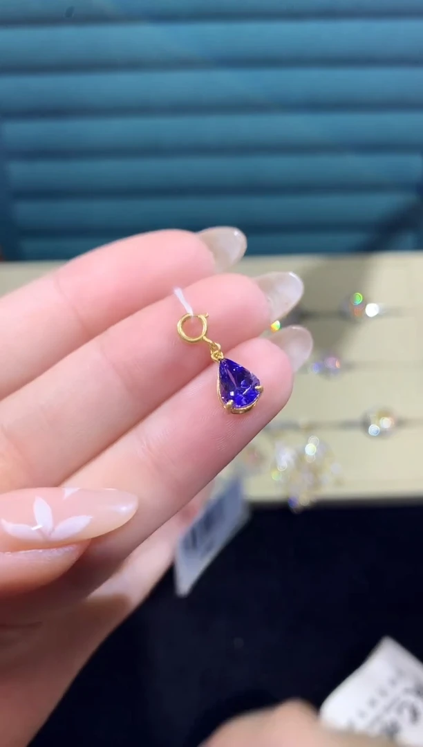 吊坠18K金镶嵌坦桑石小柔甄选011