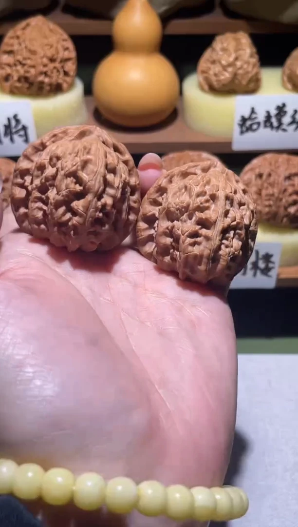 把件文玩核桃B****D白狮子