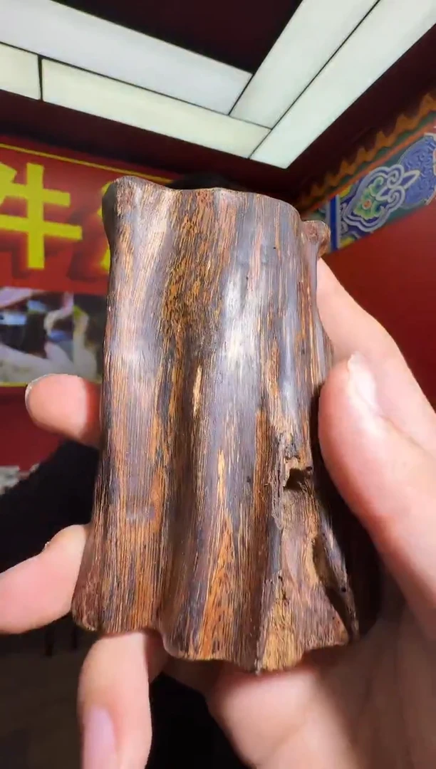 沉香吊坠q129越南多样性发一