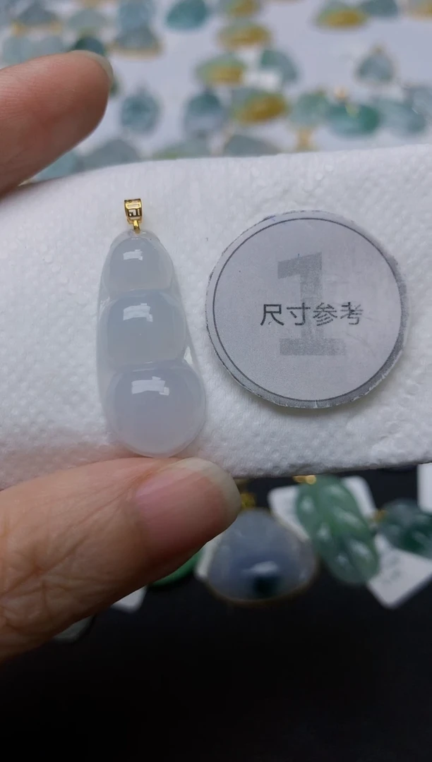 翡翠18K金镶嵌颈饰天然缅甸A货翡翠