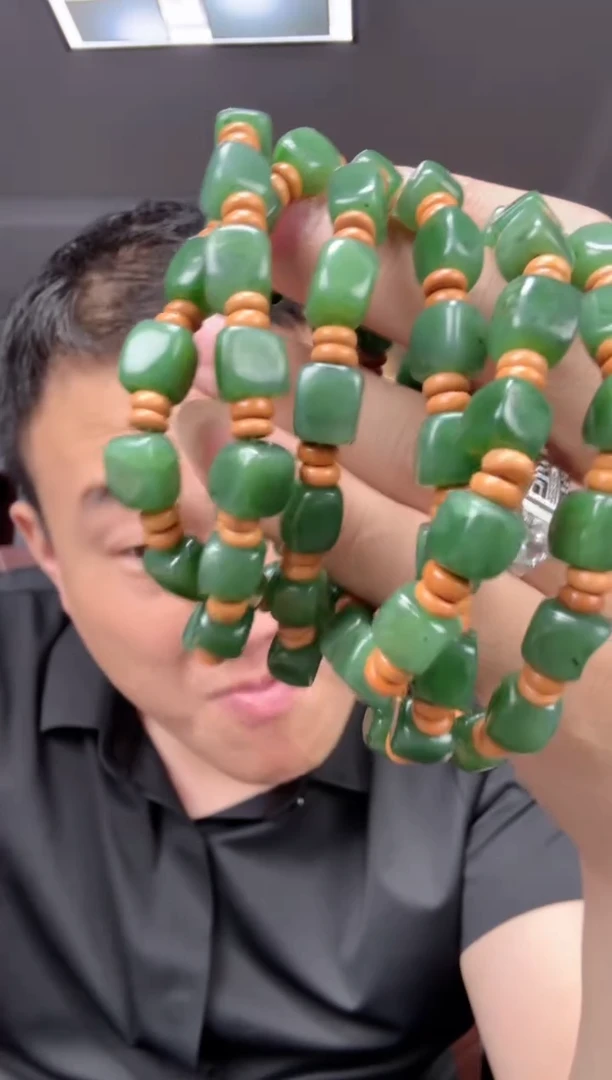 和田玉未镶嵌颈饰1