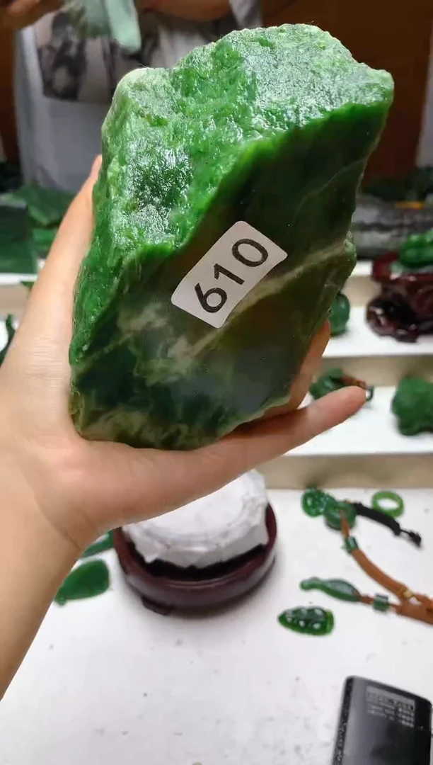 和田玉（碧玉）未镶嵌珠宝半成品0