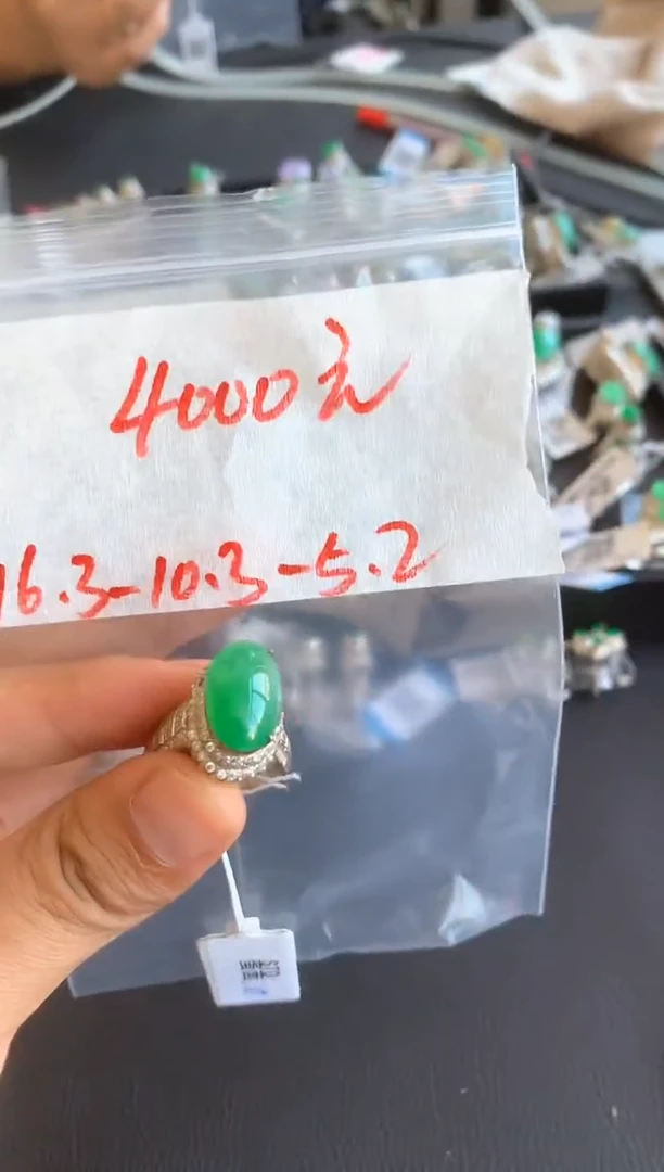 未镶嵌定制翡翠缅甸A货翡翠，拍一发一