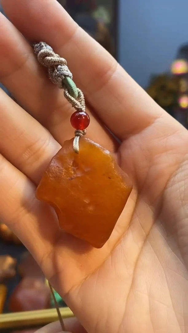 琥珀颈饰未镶嵌吊坠