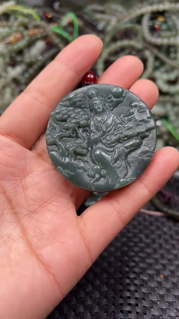 颈饰未镶嵌和田玉1