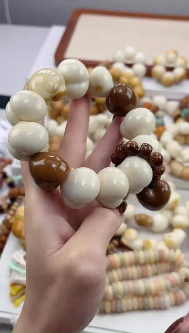 手串菩提根/象牙果妹妹设计款·象牙果爱心屁桃20*22mm