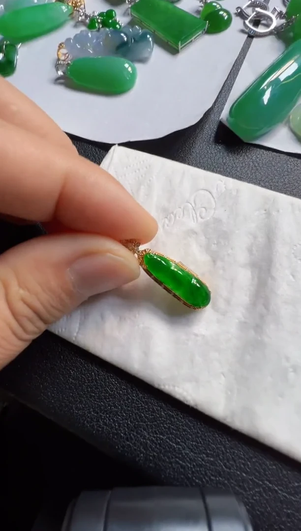 吊坠(不含链)18K金镶嵌翡翠2680