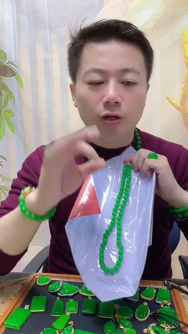 14K金镶嵌手链石英质玉翠绿色项链