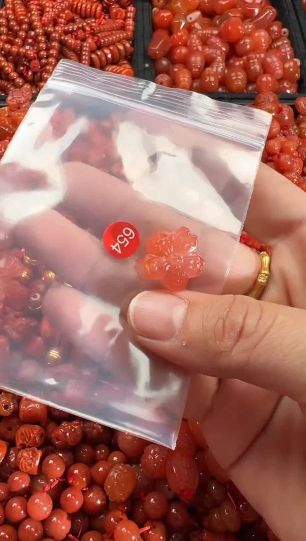 【闪购商品】南红玛瑙颈饰未镶嵌1