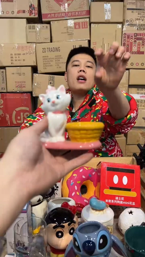 【闪购商品】杯陶瓷玛丽猫蛋托摆件