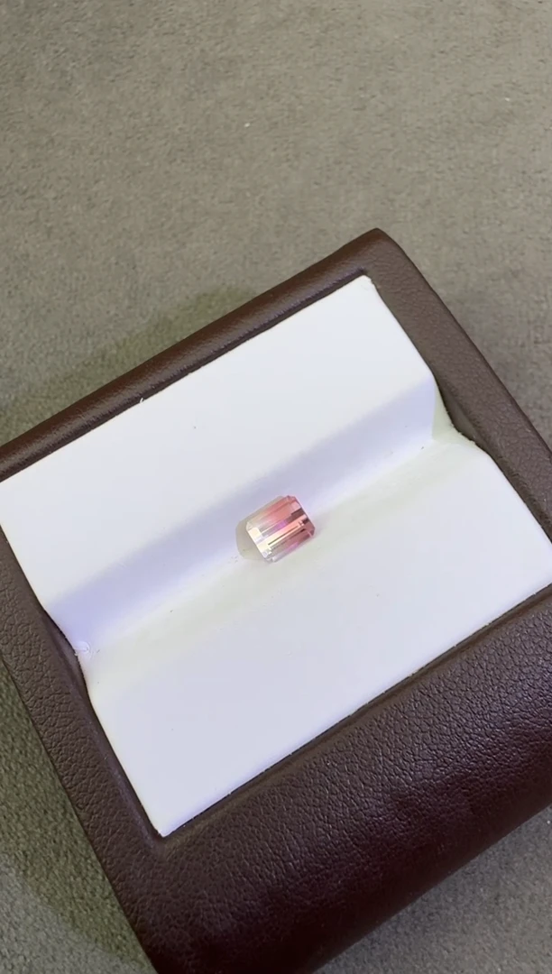 未镶嵌珠宝半成品碧玺0.9ct