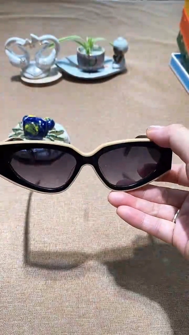 瓷片碗碟好物一件不留@@1