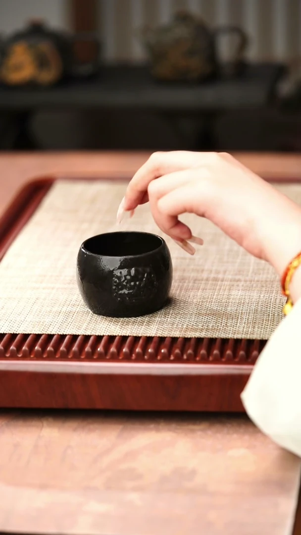 柯荣盛老师作品冰碛岩重工雕刻高筒兽杯