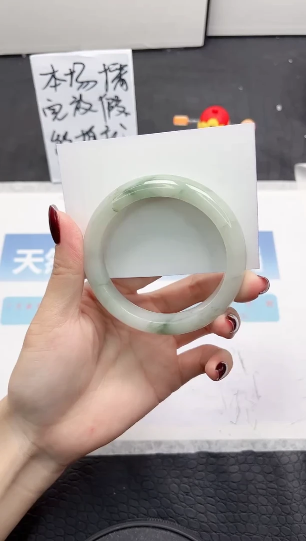 【闪购商品】石英质玉手镯未镶嵌L96-58