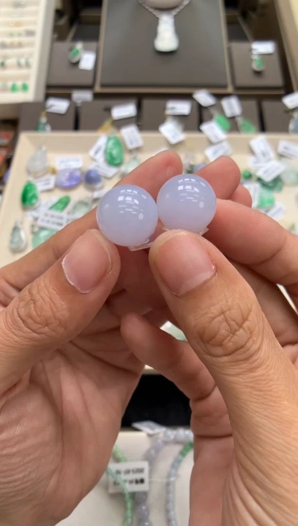 翡翠未镶嵌颈饰珠子