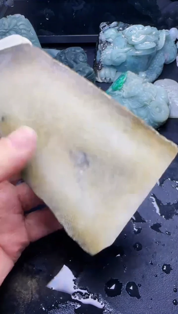 颈饰未镶嵌翡翠?**姐114