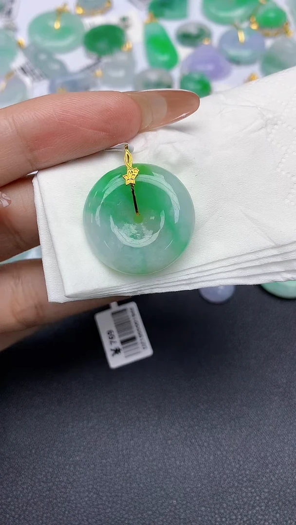 颈饰18K金镶嵌翡翠a货假一赔三支持复检百元上9元证书费自理